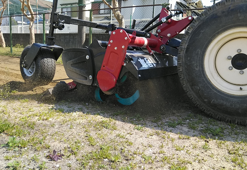 雑草の掻き起こし