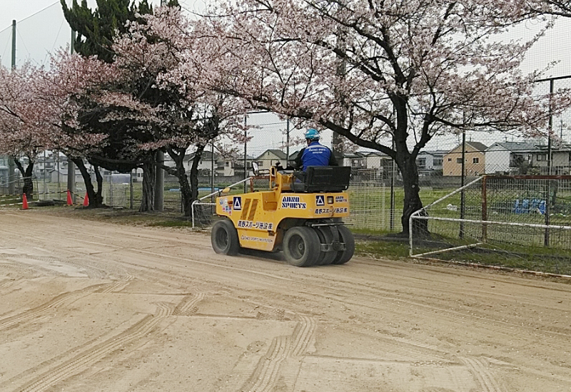 ワイドタイヤローラーで1次転圧